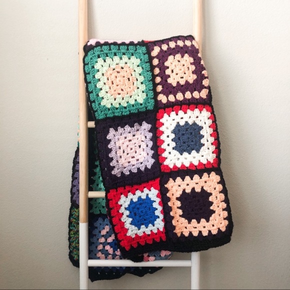 VINTAGE GRANNY SQUARE KNIT AFGHAN THROW BLANKET - Picture 9 of 10